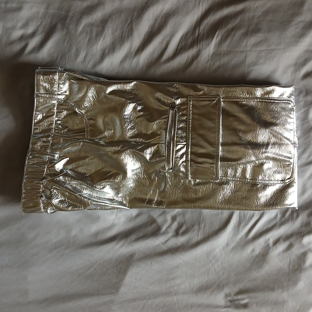 No Boundaries S Juniors High Rise Metallic Cargo Pants - Picture 2 of 13